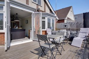 Decking Area- click for photo gallery